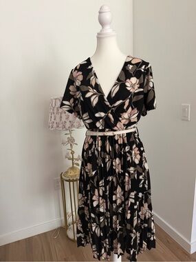 maxi casual dresses for women Summer Sunlit Breeze Floral Sundress Z-Supply Kensie Maxi Dress A timeless boho maxi Women's US Size:7.5 Moss